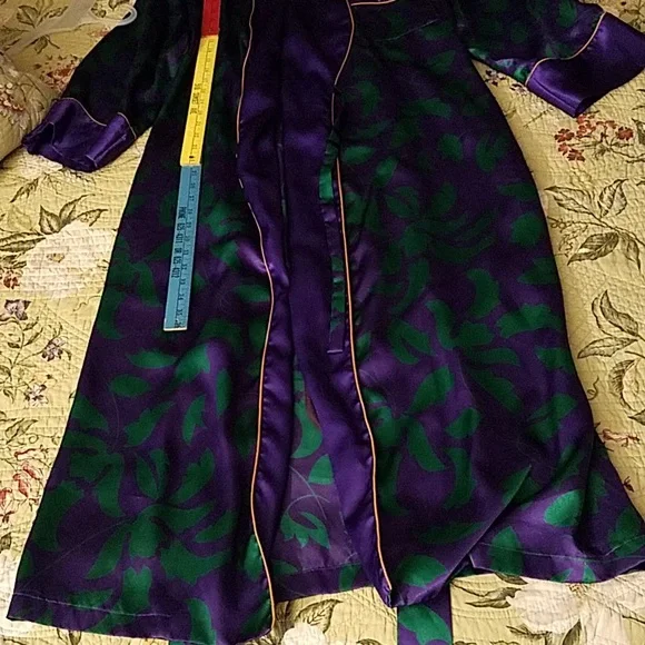 Vintage Victoria's Secret Gold Label Robe - Picture 12 of 16